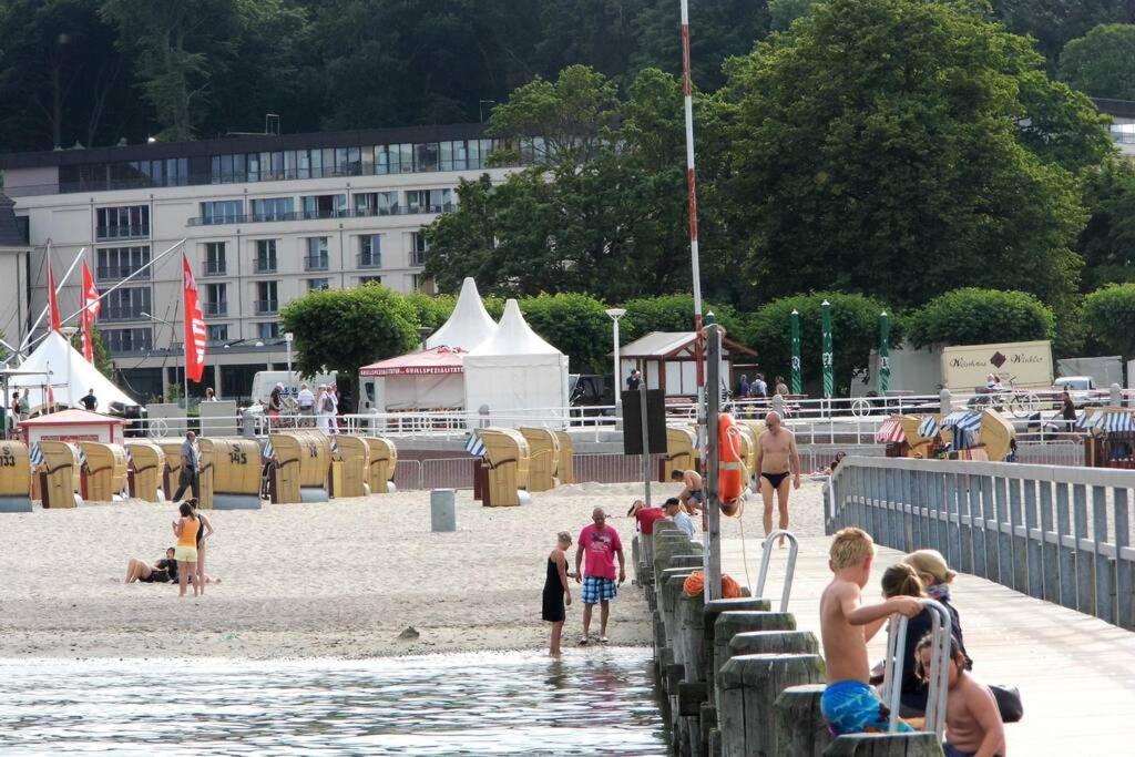 Traveloge Mit Schwimmbad Und Sauna リューベック エクステリア 写真