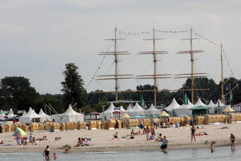 Traveloge Mit Schwimmbad Und Sauna リューベック エクステリア 写真