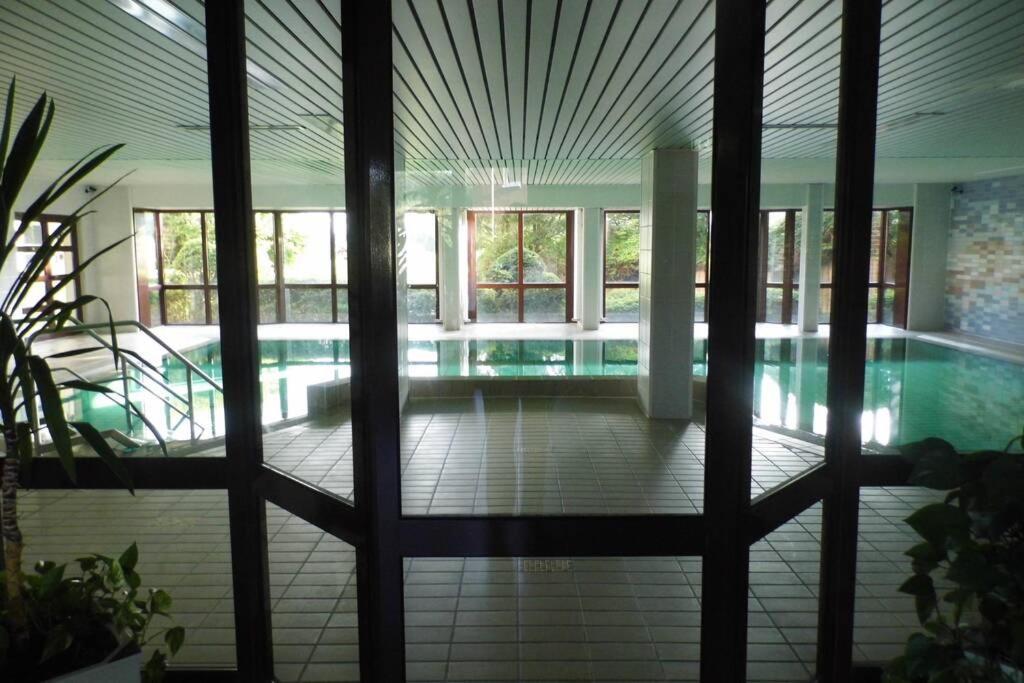 Traveloge Mit Schwimmbad Und Sauna リューベック エクステリア 写真